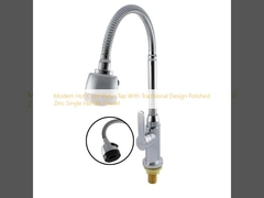 Σύγχρονη βρύση ζεστού κρύου νερού με παραδοσιακό σχεδιασμό