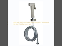 Ελαφριά γκρι χάλκινο χειροκίνητο ψεκαστήρα για βιώσιμα ζεστά και κρύα σετ μπάνιου